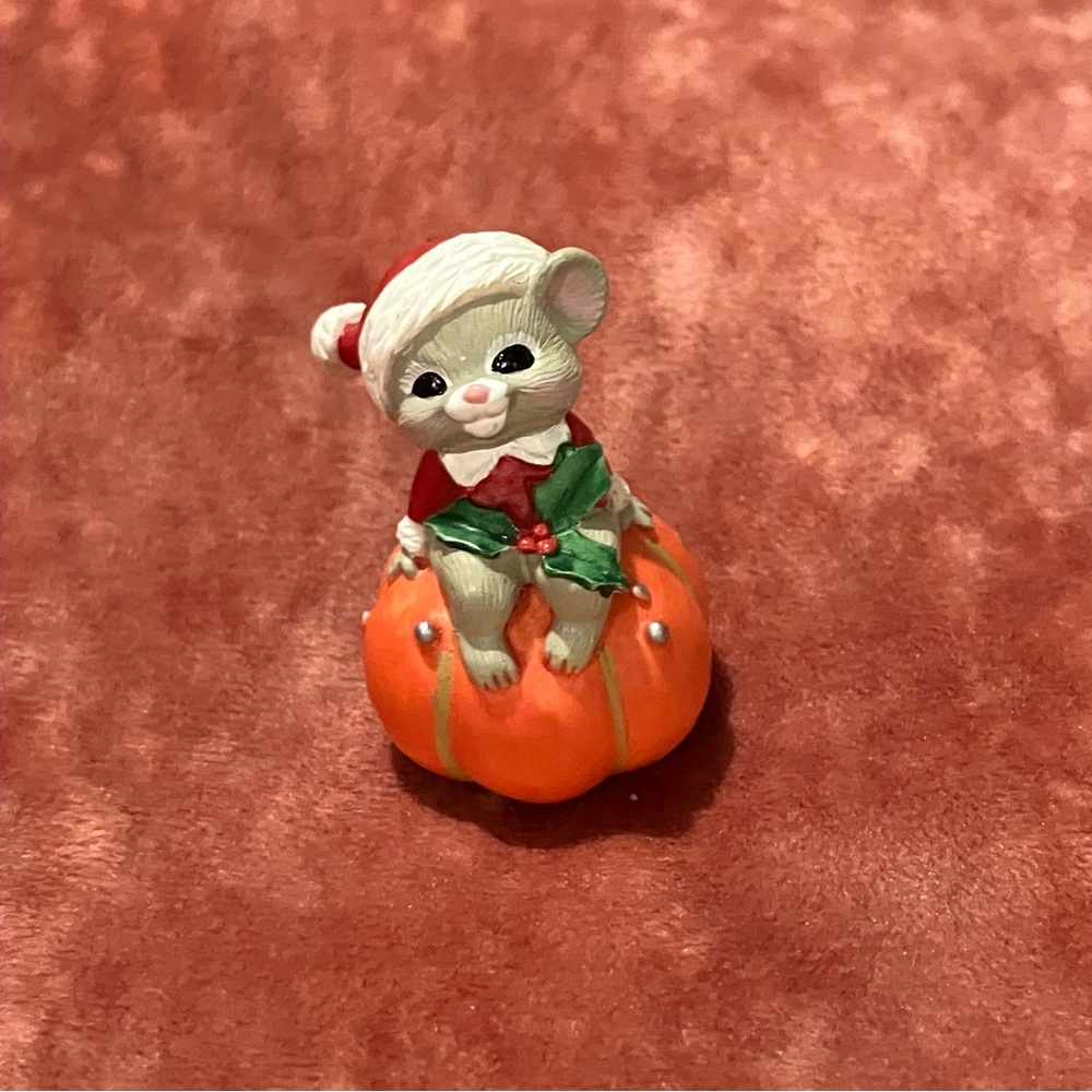 Vintage 1996 Hallmark Merry Miniatures The Sewing Club Mouse